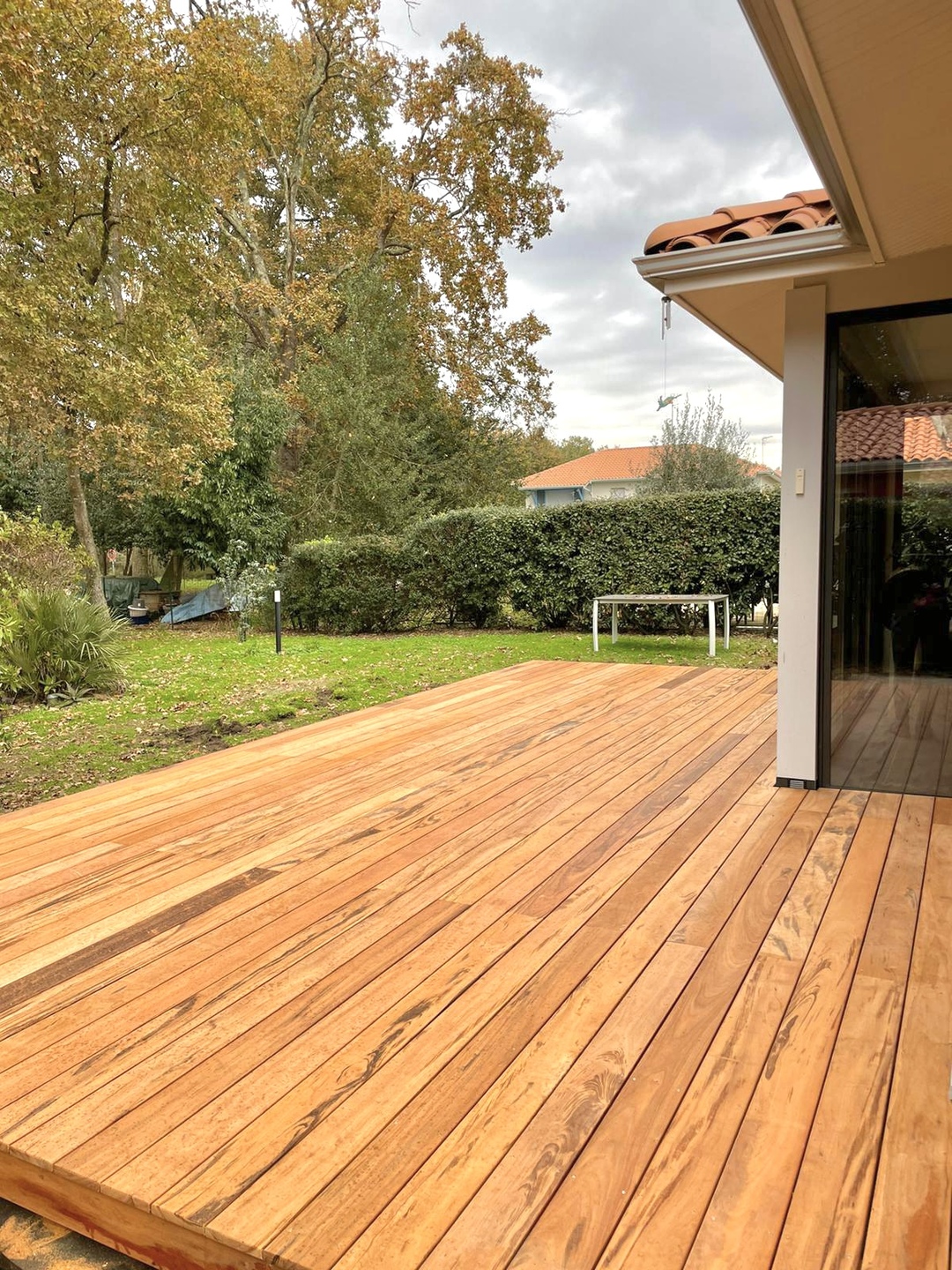 Grande terrasse en ipé avec piscine